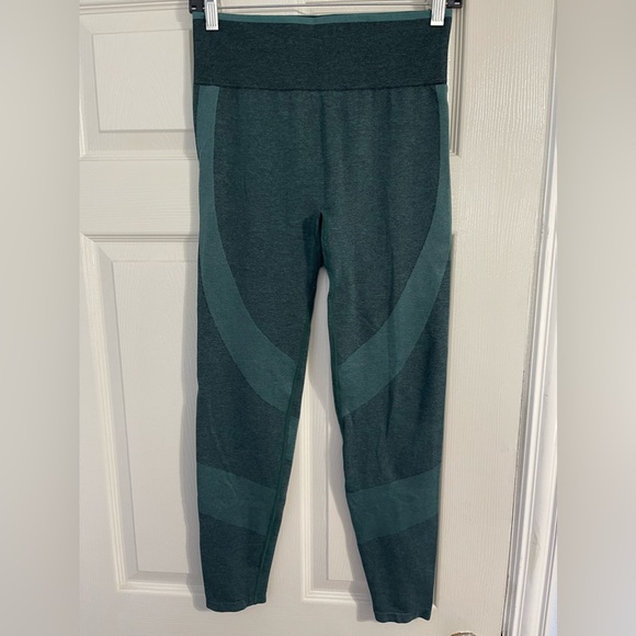 Victoria's Secret Pink Seamless Tight Legging High Rise
Contouring Dark Ivy - Picture 3 of 7